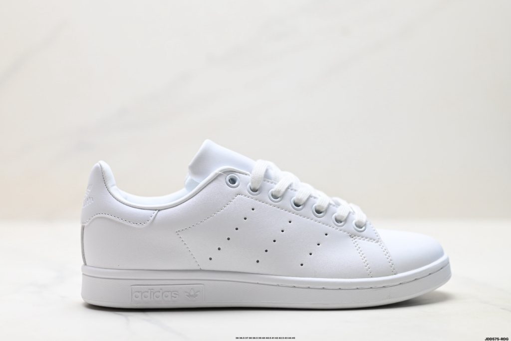 Louis Vuitton Sneakers M20326