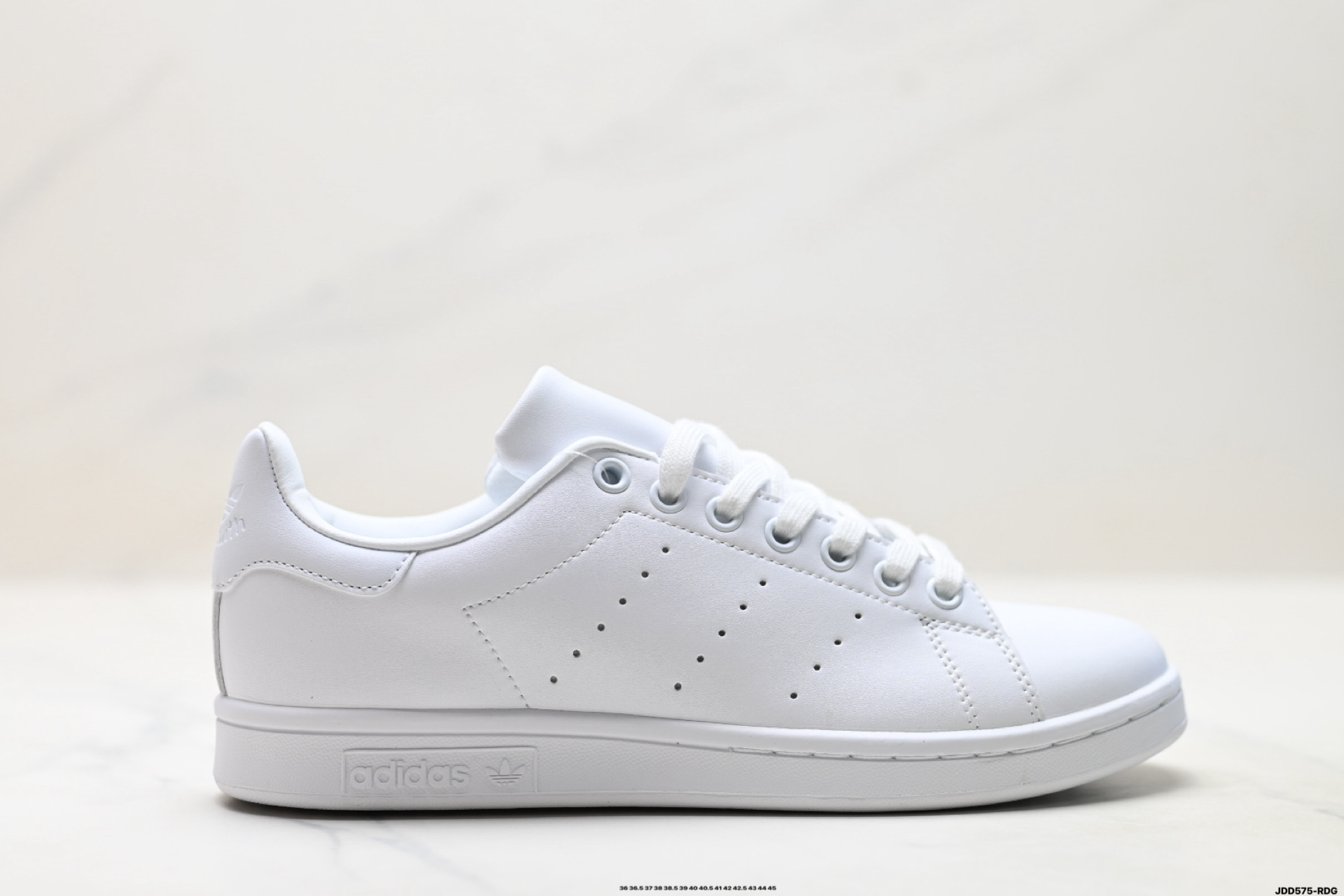 Louis Vuitton Sneakers M20326
