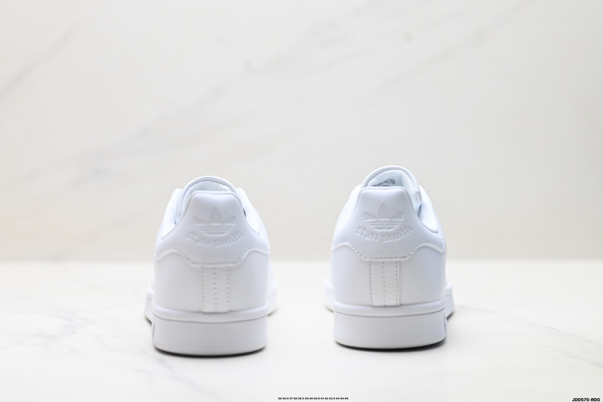Louis Vuitton Sneakers M20326