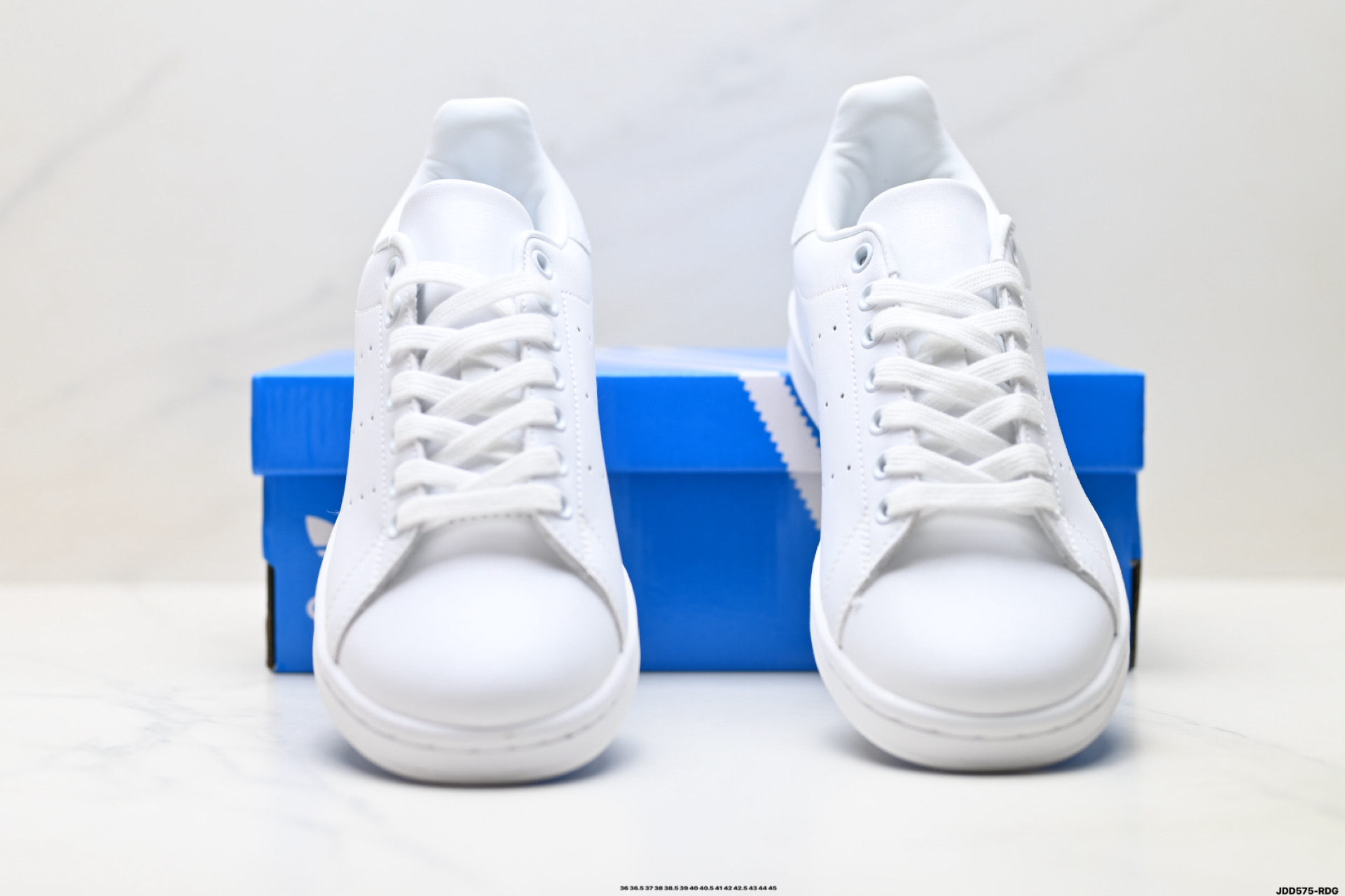 Louis Vuitton Sneakers M20326