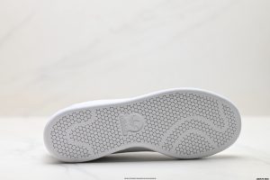 Louis Vuitton Sneakers M20326