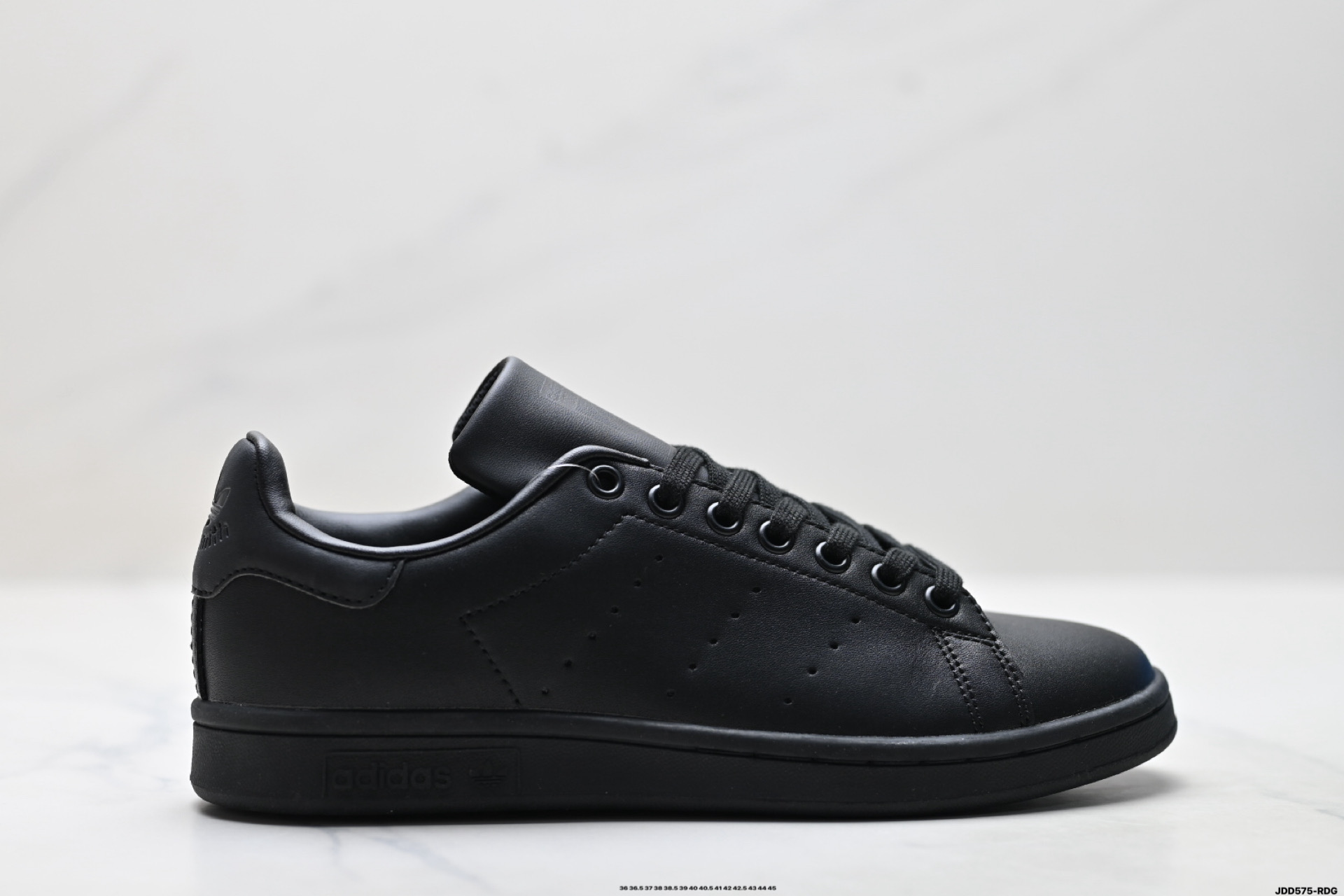 Louis Vuitton Sneakers M20326