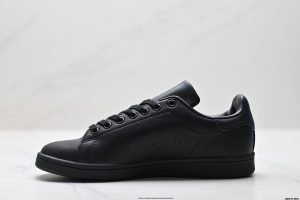 Louis Vuitton Sneakers M20326