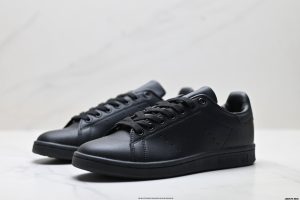 Louis Vuitton Sneakers M20326