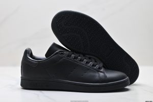 Louis Vuitton Sneakers M20326