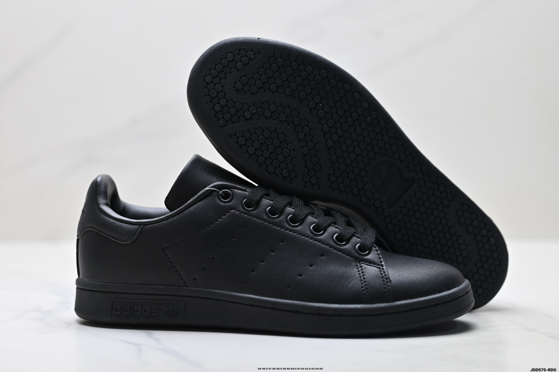 Louis Vuitton Sneakers M20326