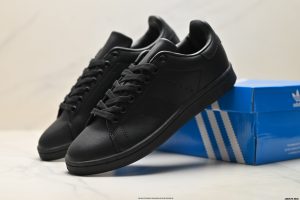 Louis Vuitton Sneakers M20326