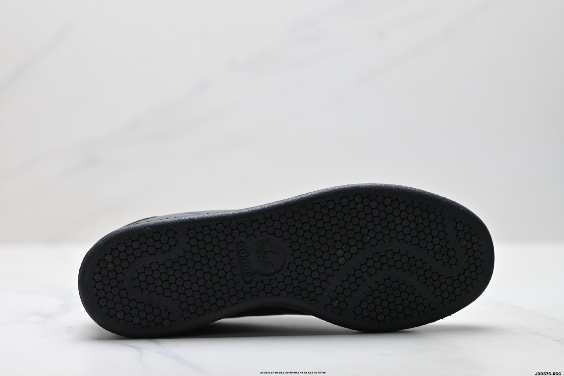 Louis Vuitton Sneakers M20326