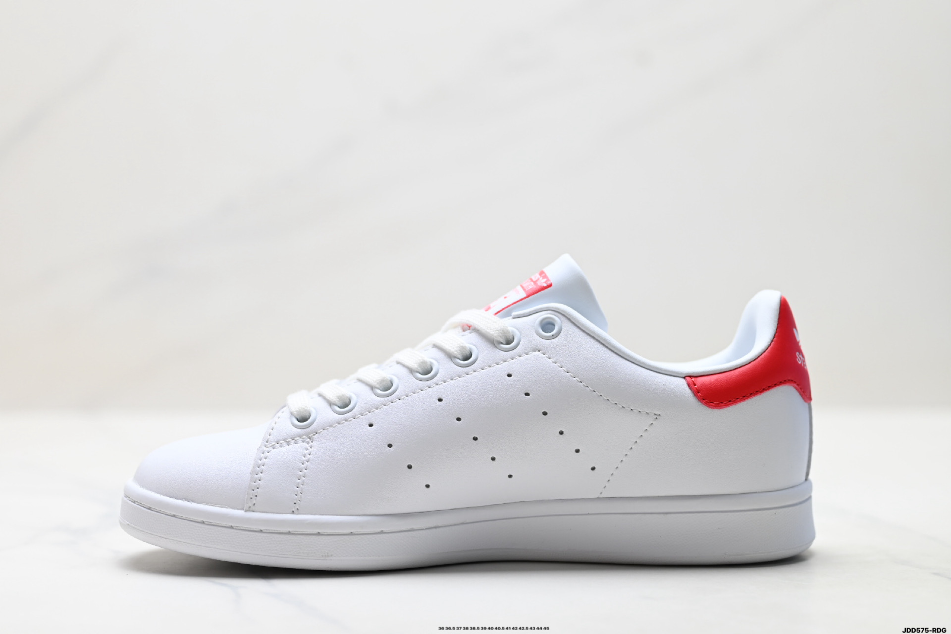 Louis Vuitton Sneakers M20326