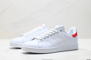 Louis Vuitton Sneakers M20326