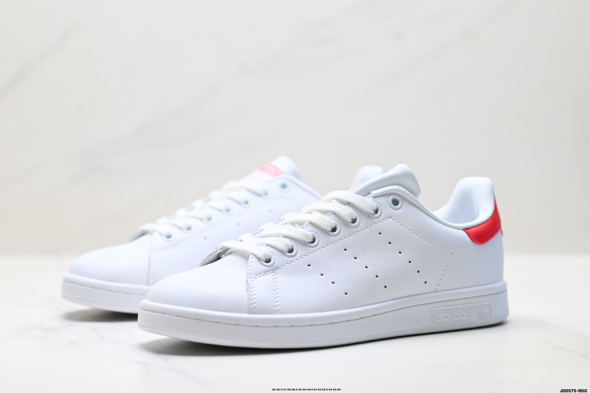 Louis Vuitton Sneakers M20326
