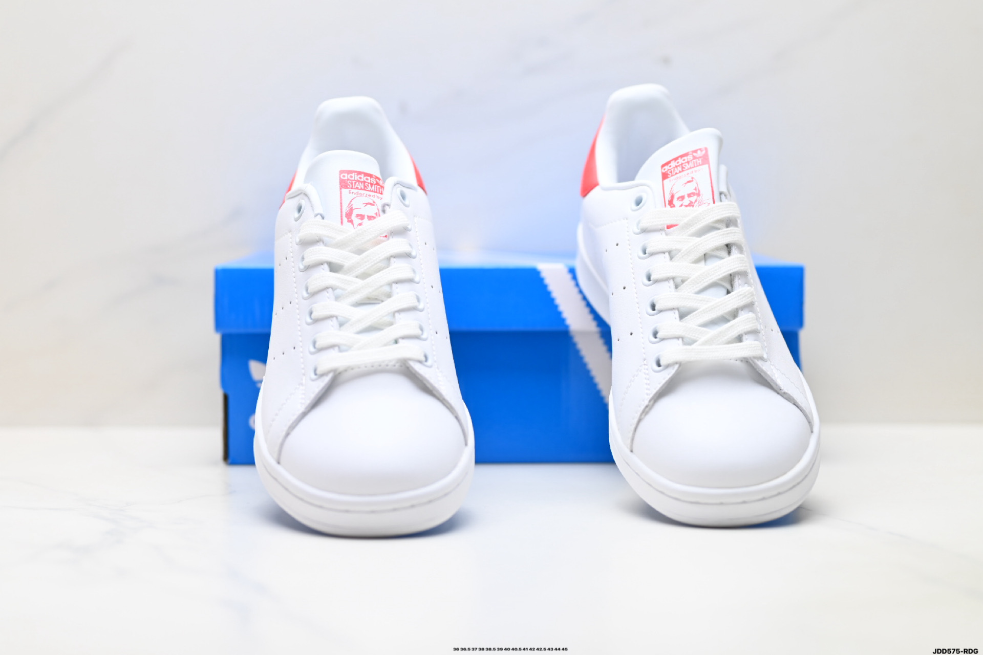 Louis Vuitton Sneakers M20326