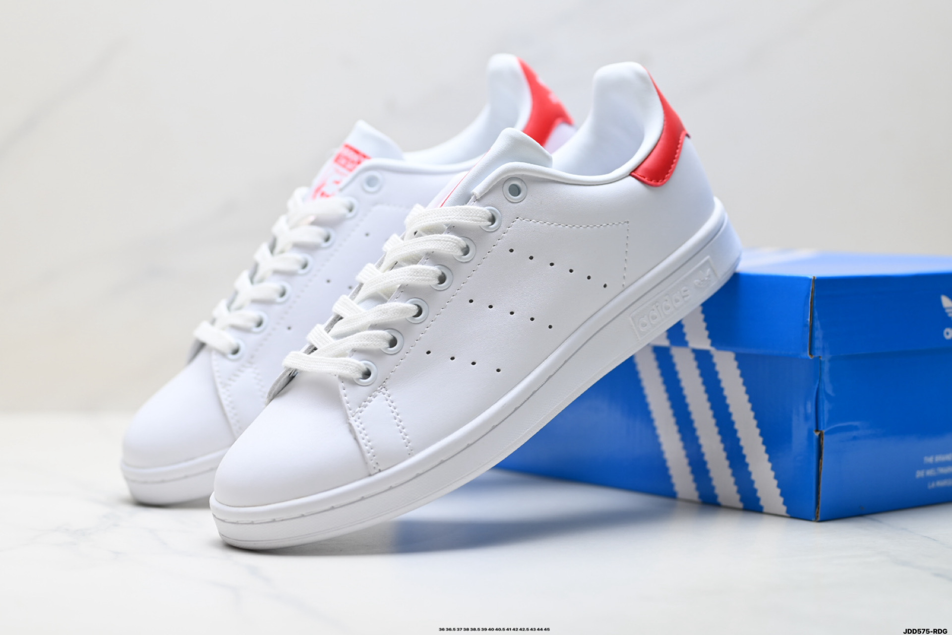 Louis Vuitton Sneakers M20326