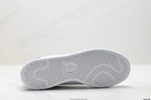Louis Vuitton Sneakers M20326