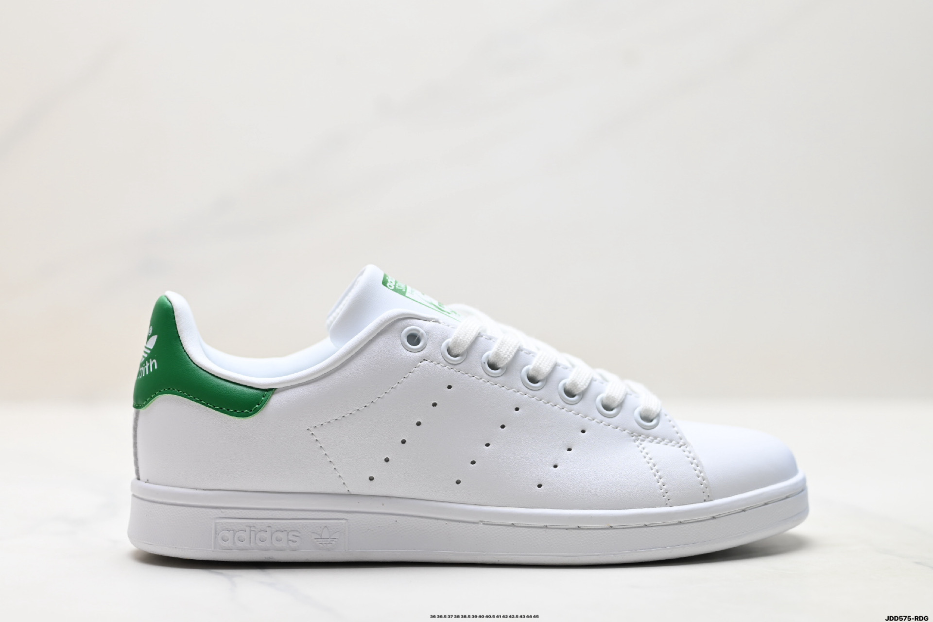 Louis Vuitton Sneakers M20326