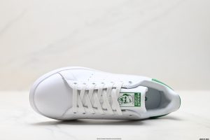 Louis Vuitton Sneakers M20326