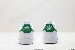 Louis Vuitton Sneakers M20326