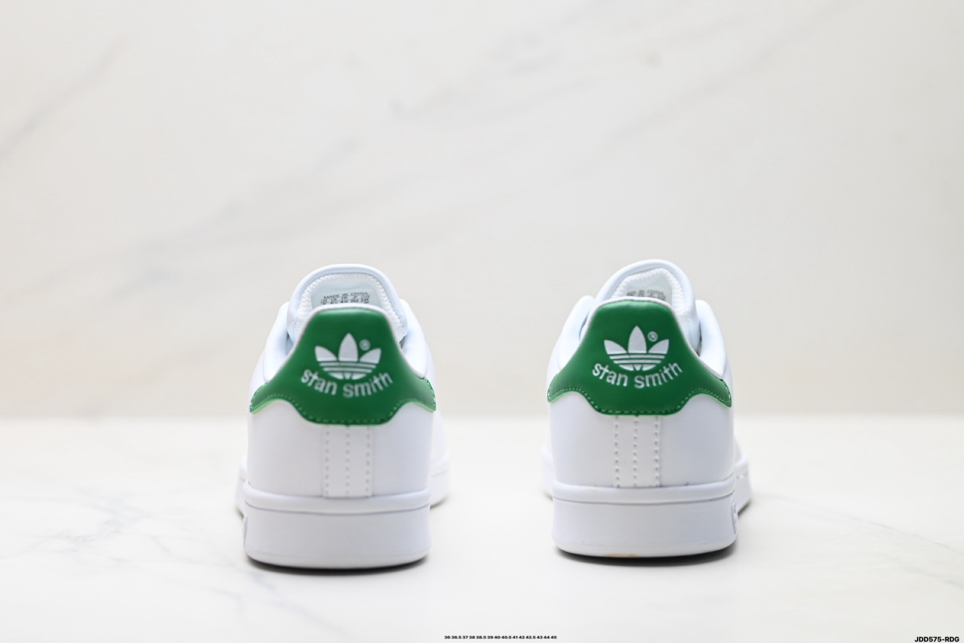 Louis Vuitton Sneakers M20326