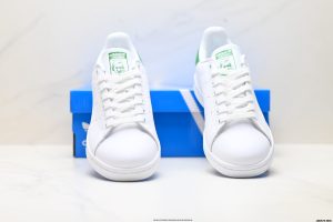 Louis Vuitton Sneakers M20326