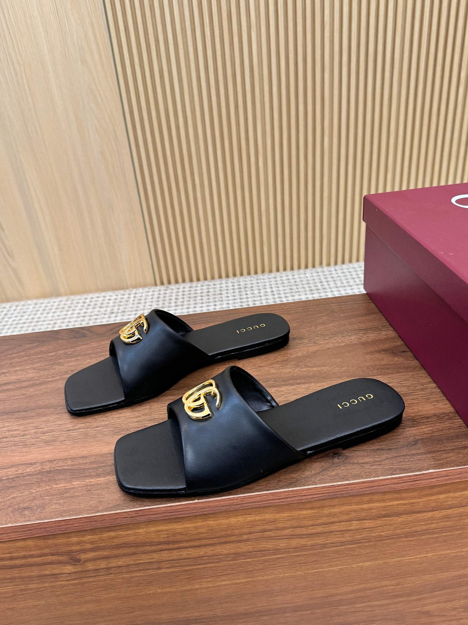 Gucci Sandals