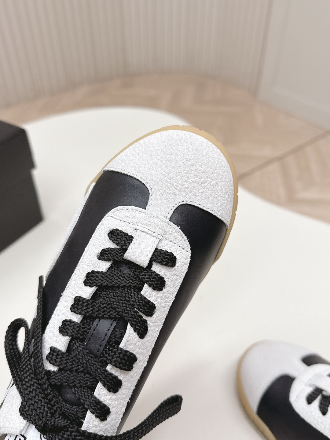 Sneakers in Black