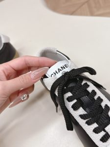 Sneakers in Black