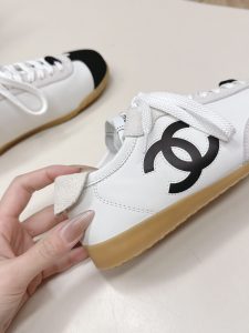 Sneakers in Black
