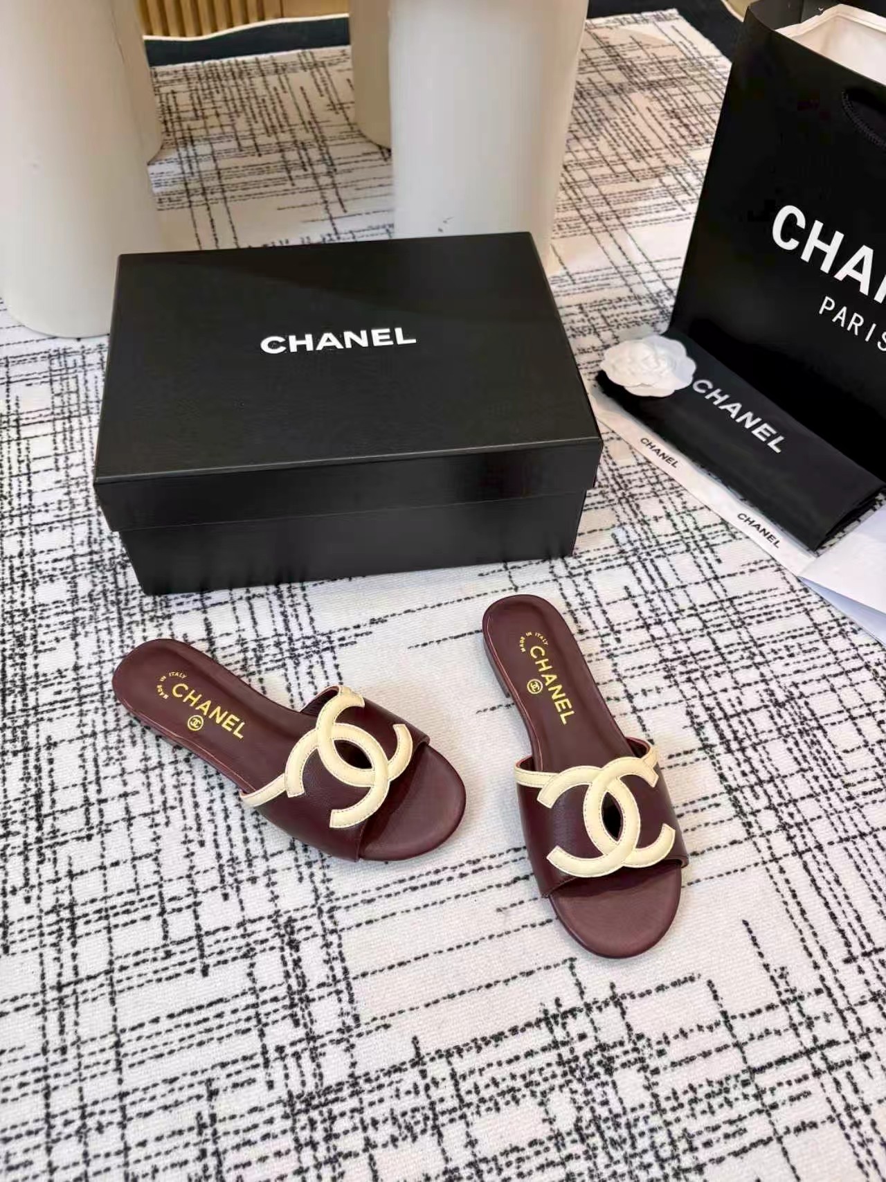Sandals in Black