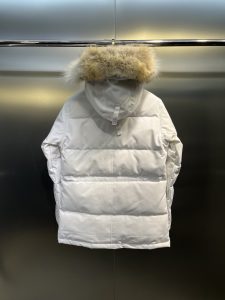Canada Goose Down Jacket in Black