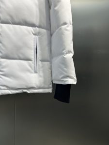 Canada Goose Down Jacket in Black