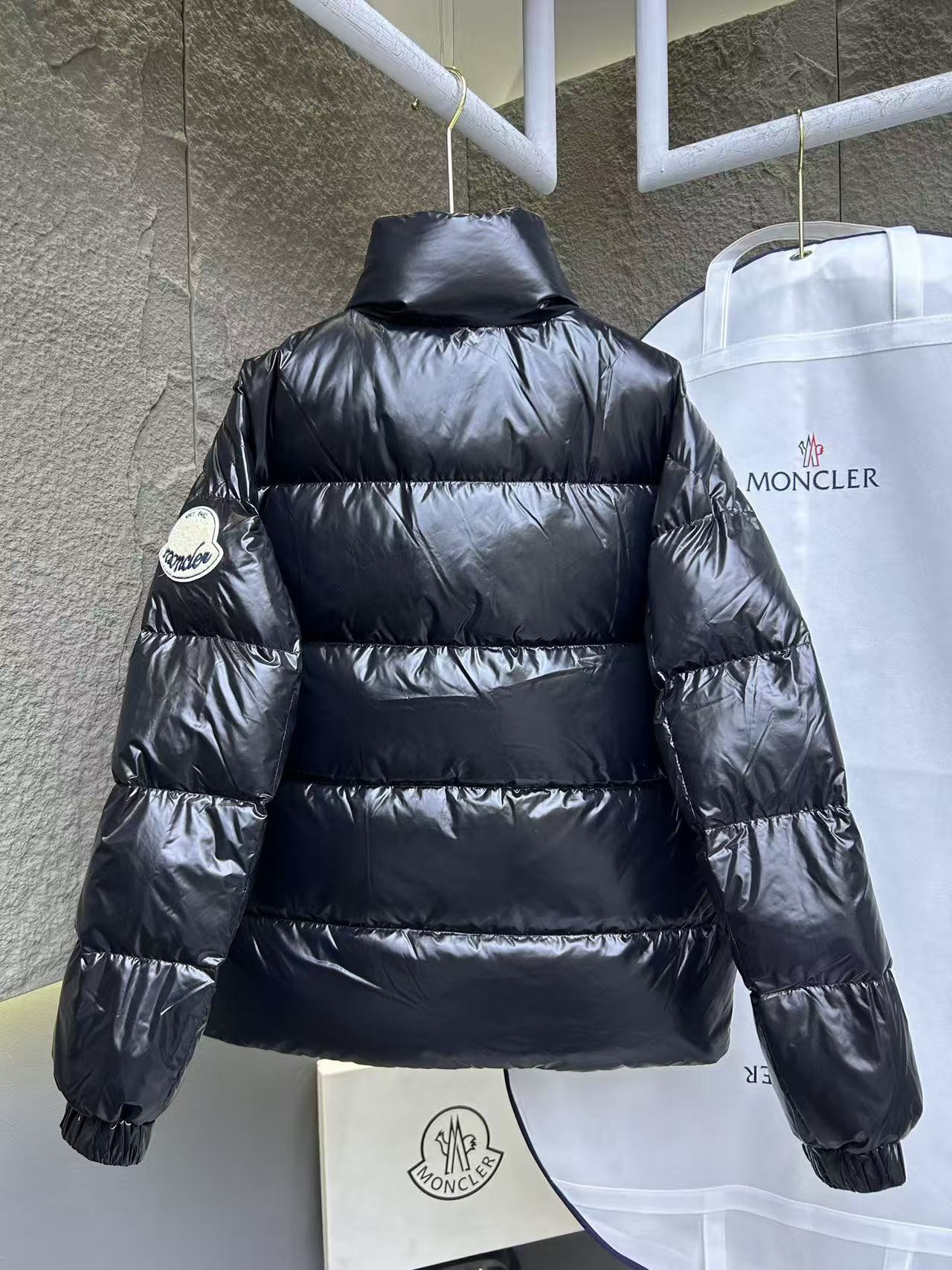 Moncler Down Jacket 12345 in Black