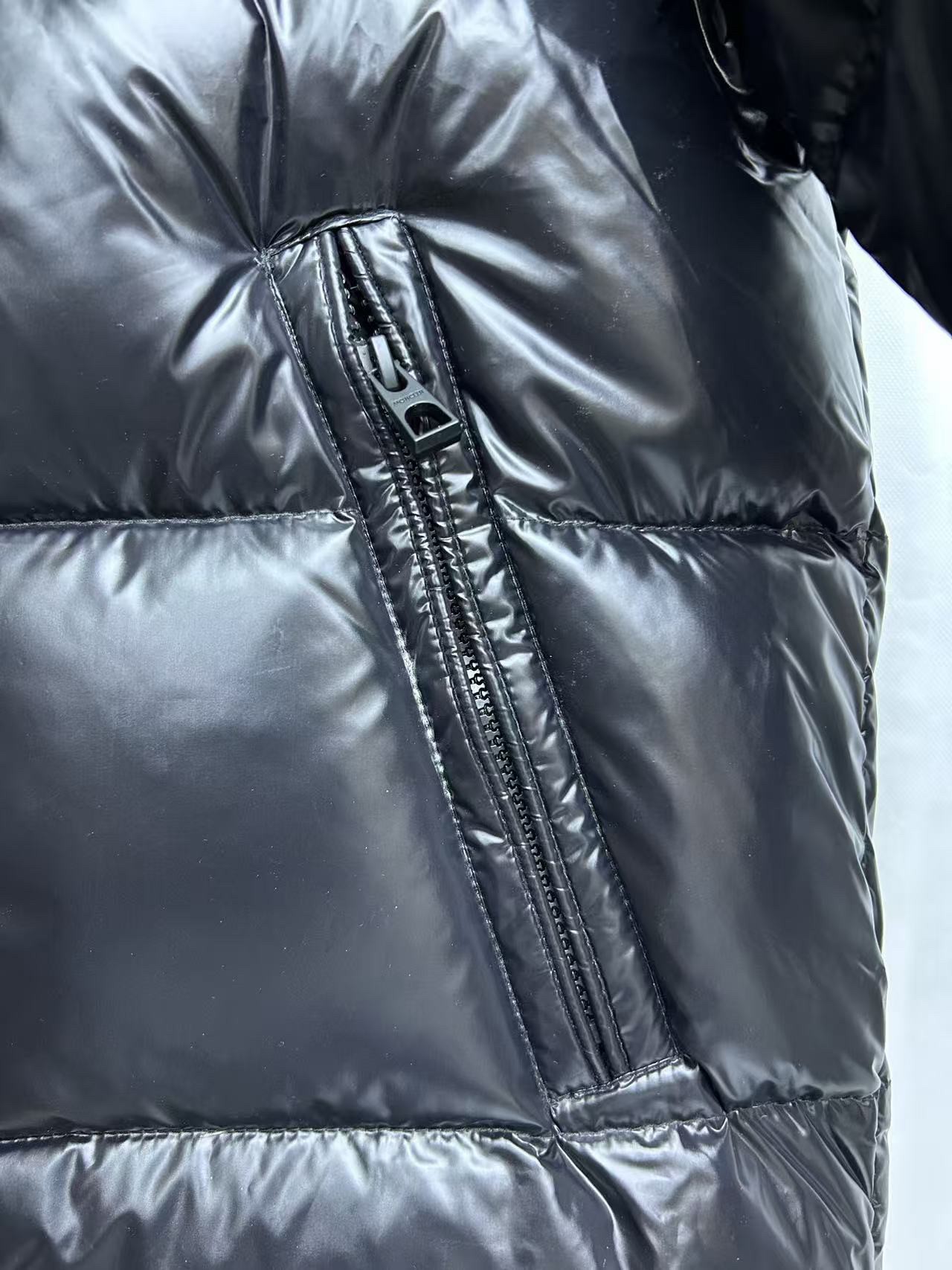 Moncler Down Jacket 12345 in Black