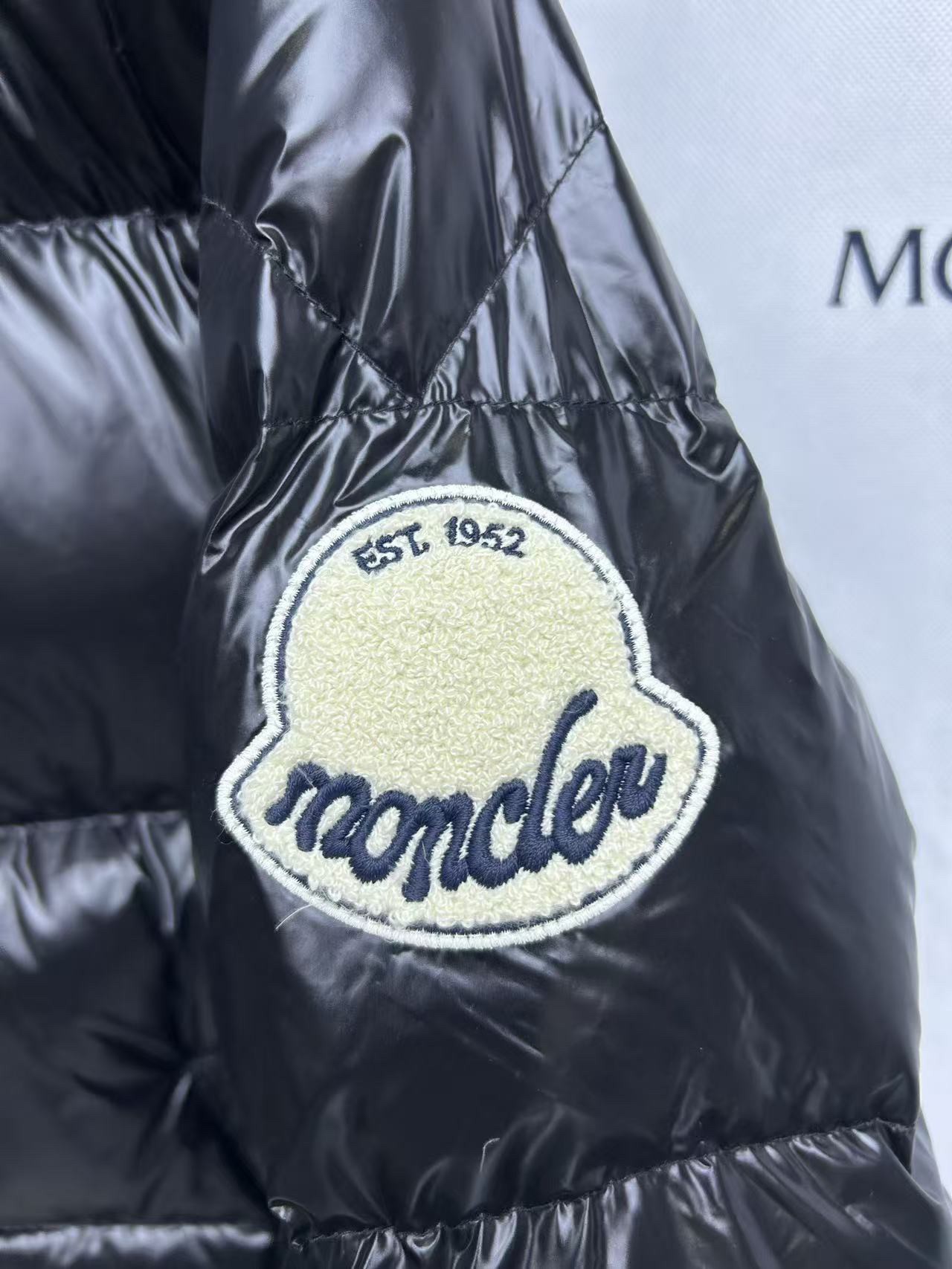 Moncler Down Jacket 12345 in Black