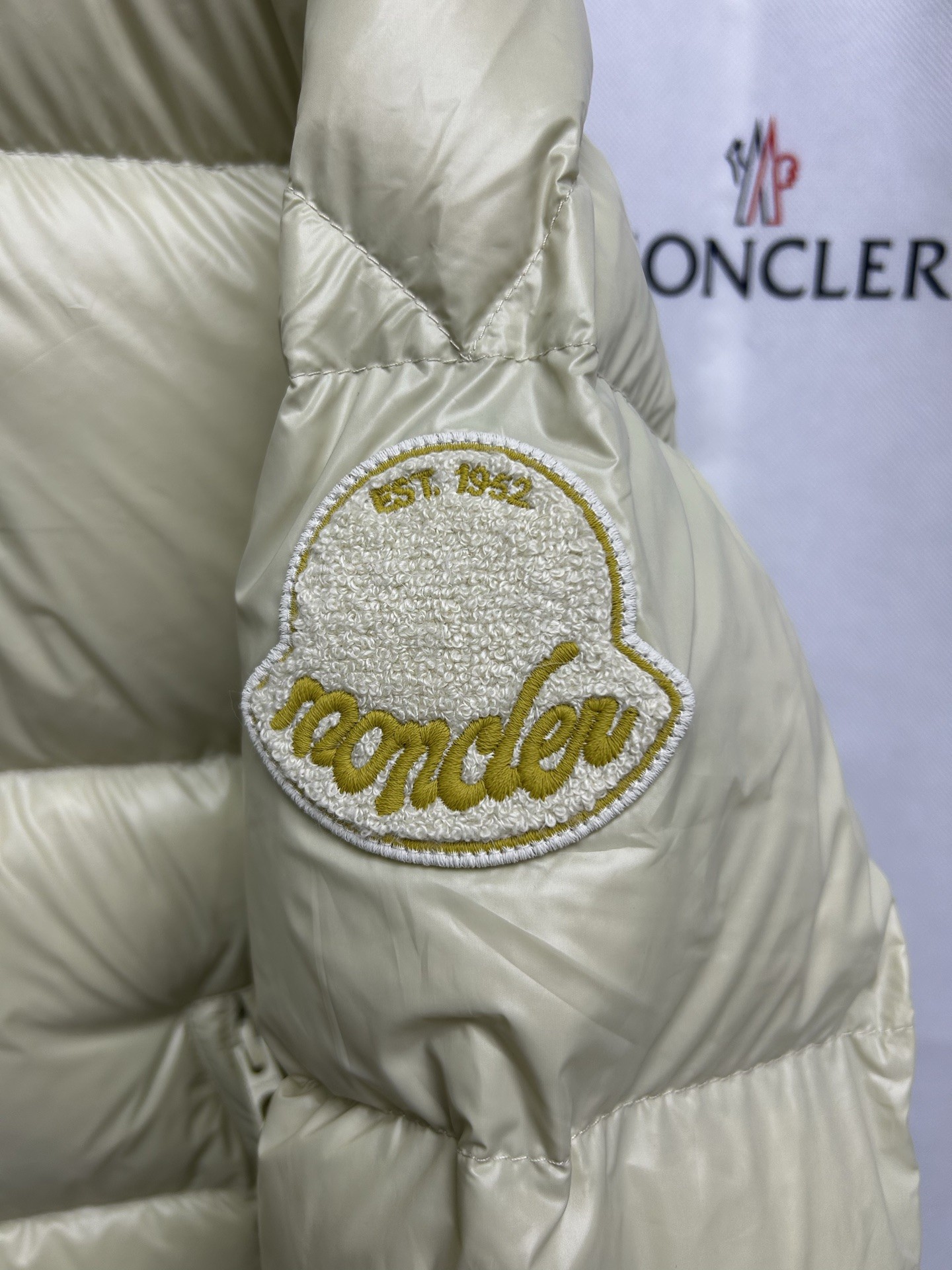 Moncler Down Jacket 12345 in Black