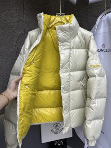 Moncler Down Jacket 12345 in Black