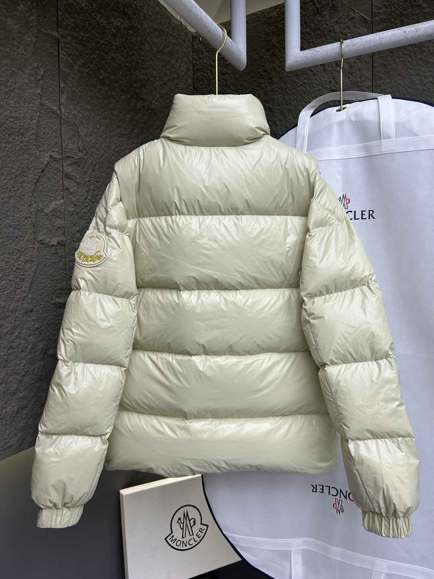 Moncler Down Jacket 12345 in Black
