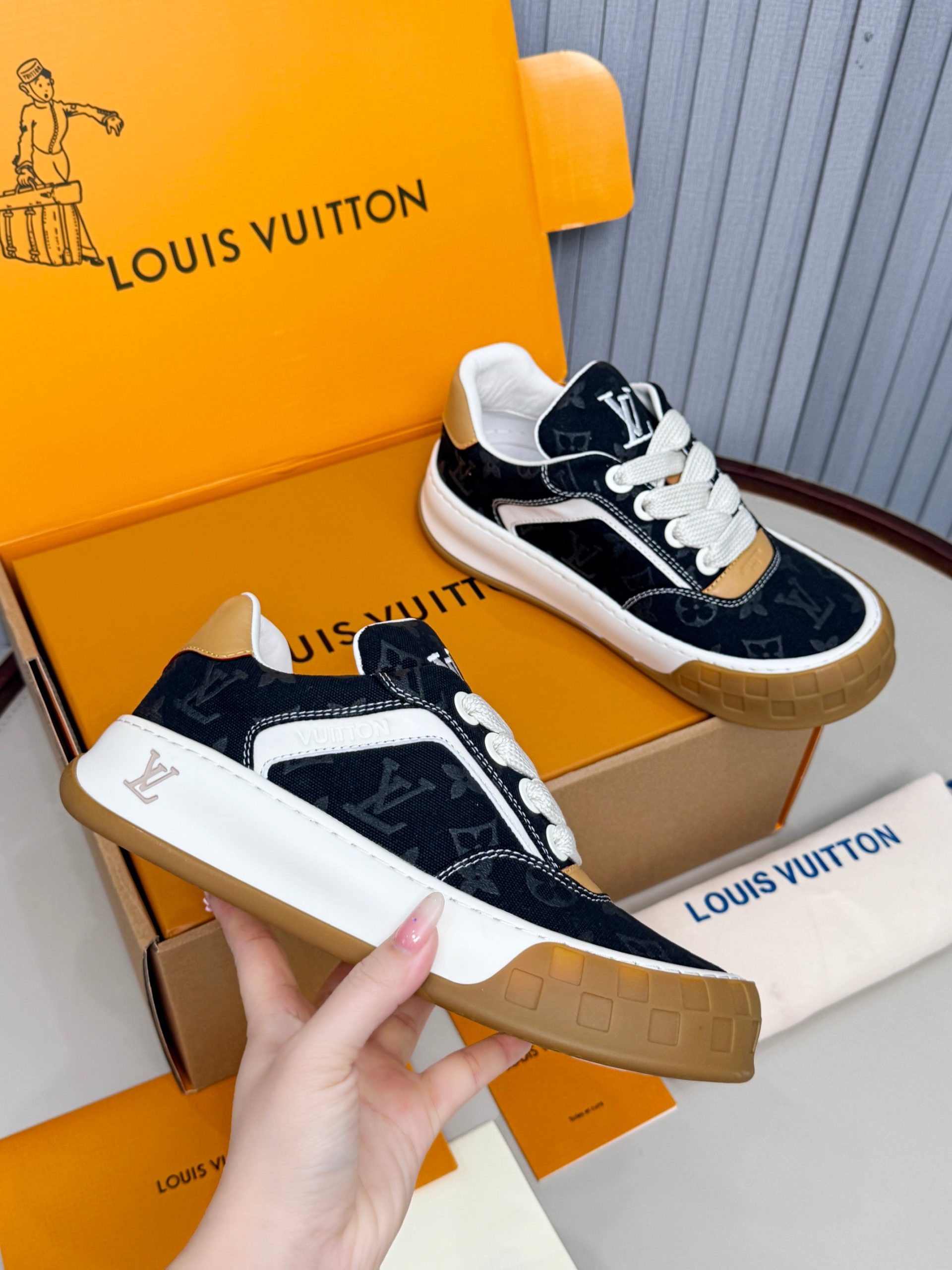 Louis Vuitton Sneakers