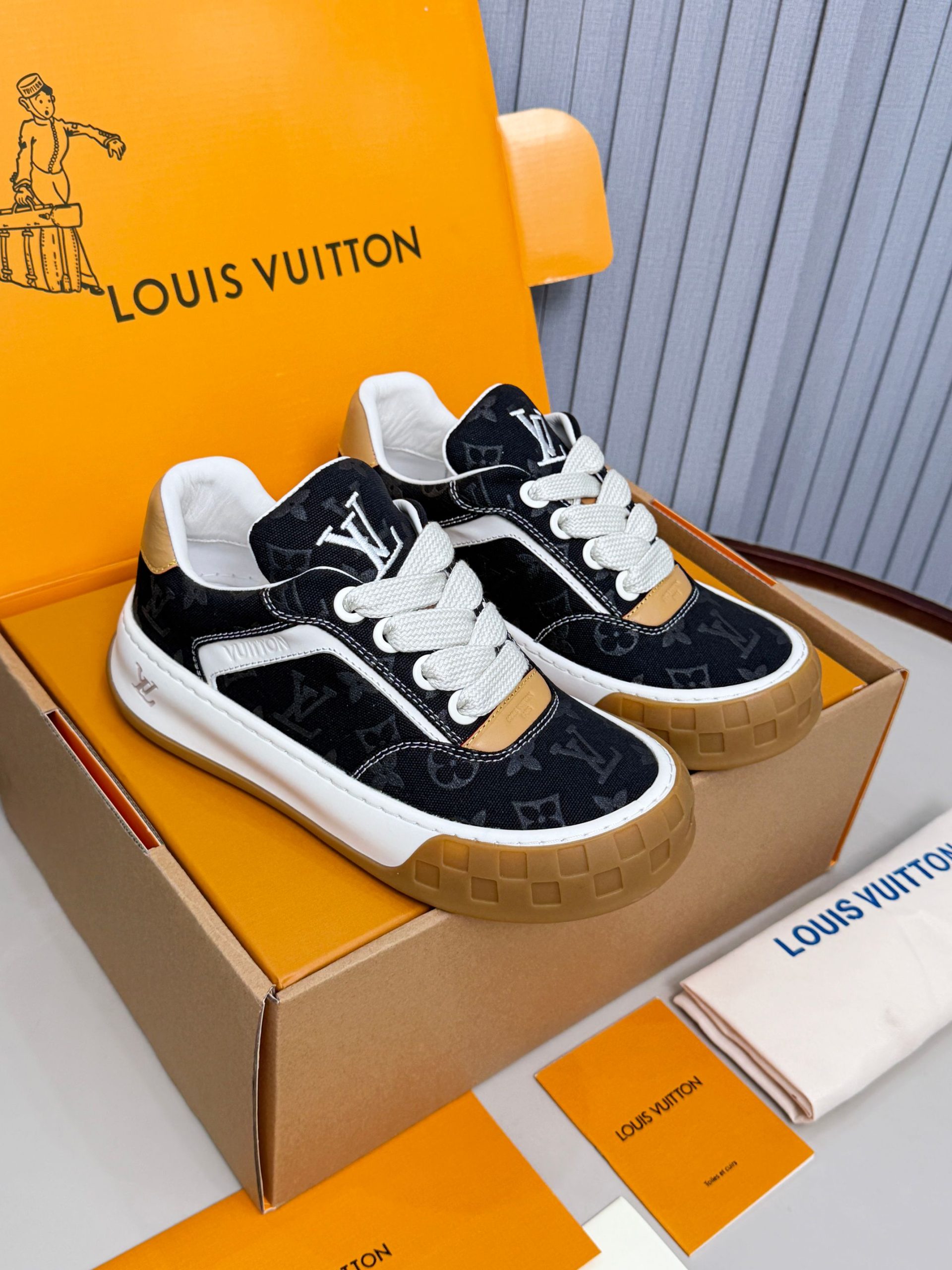 Louis Vuitton Sneakers