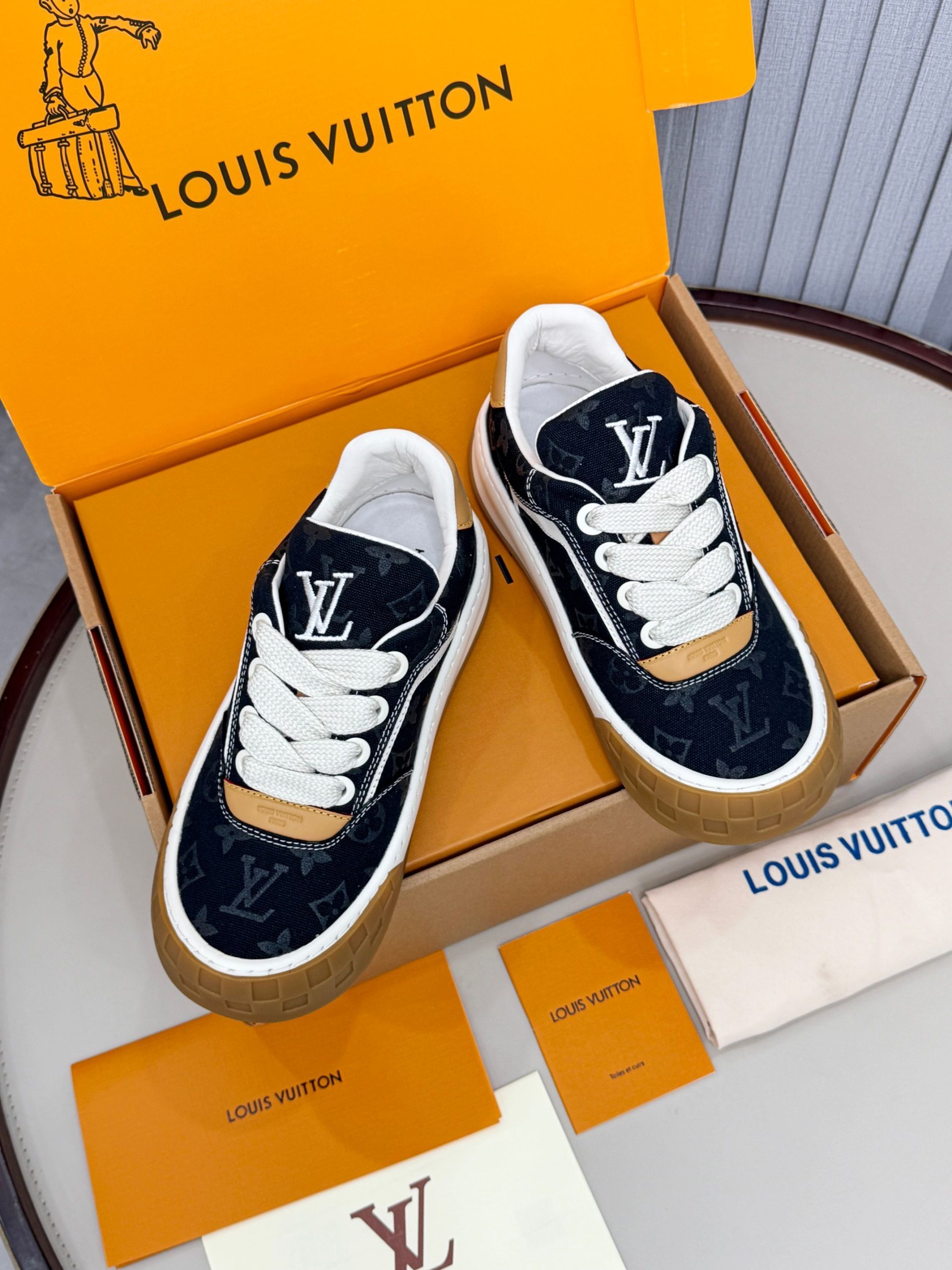 Louis Vuitton Sneakers
