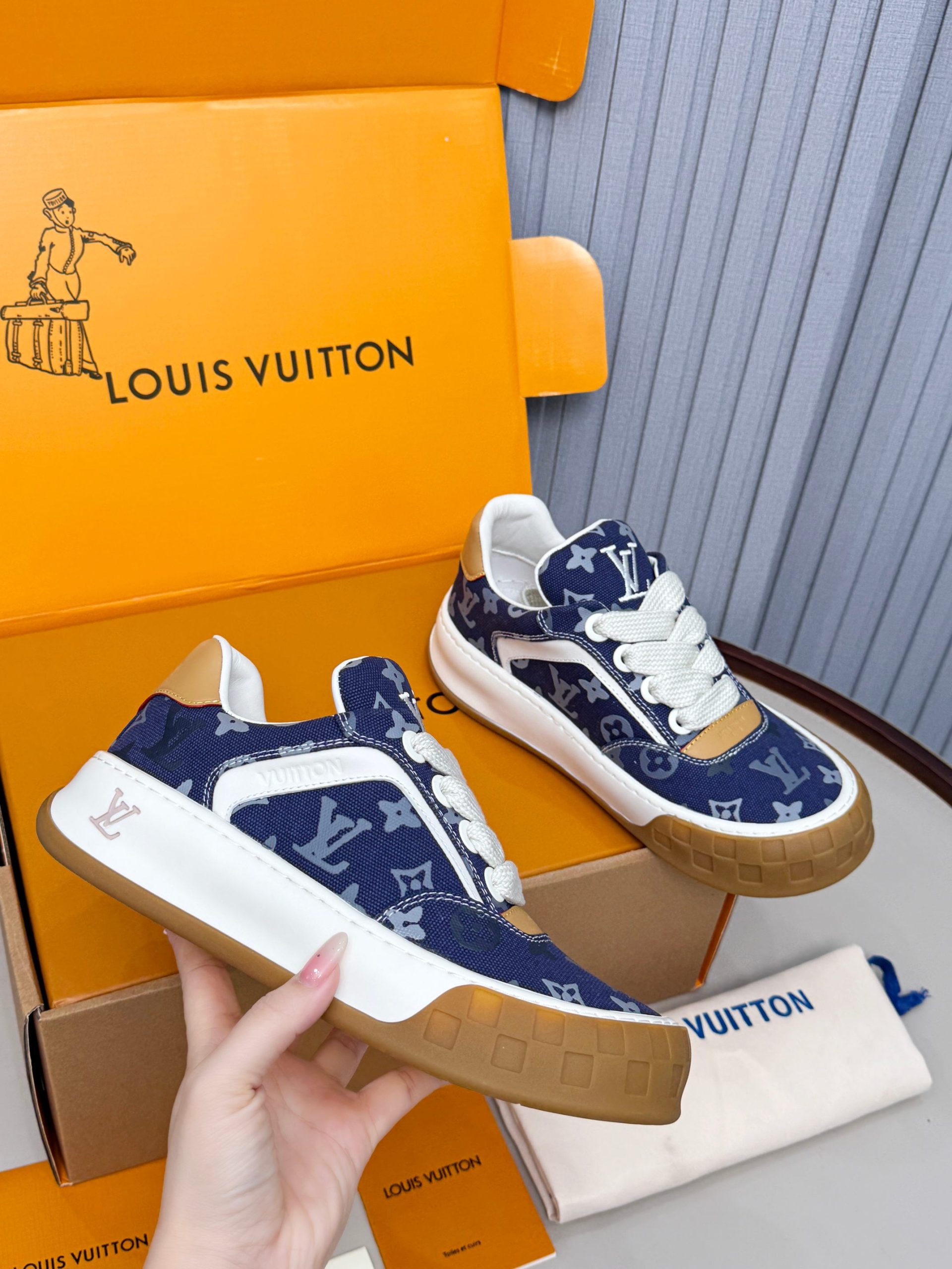 Louis Vuitton Sneakers