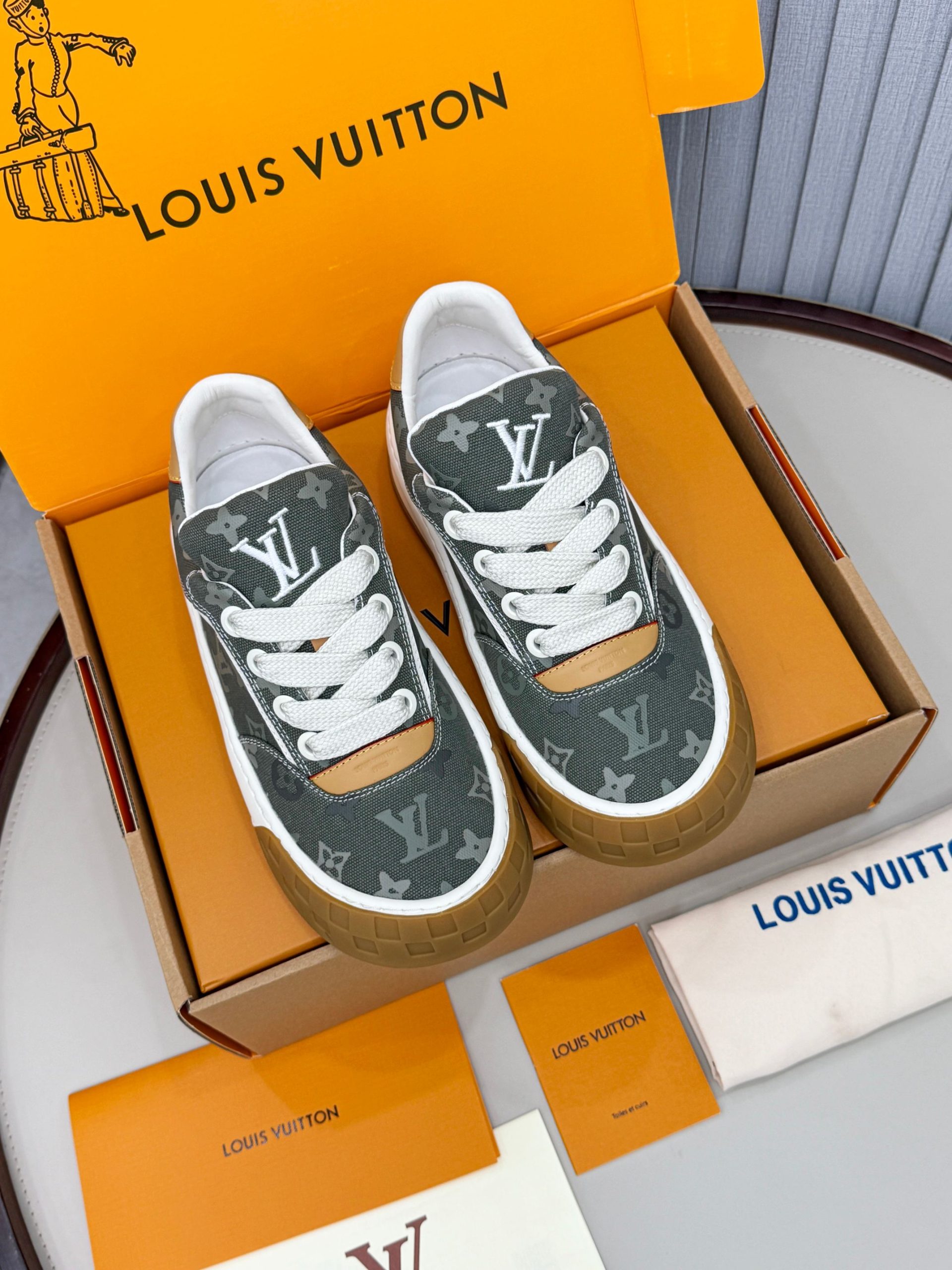 Louis Vuitton Sneakers