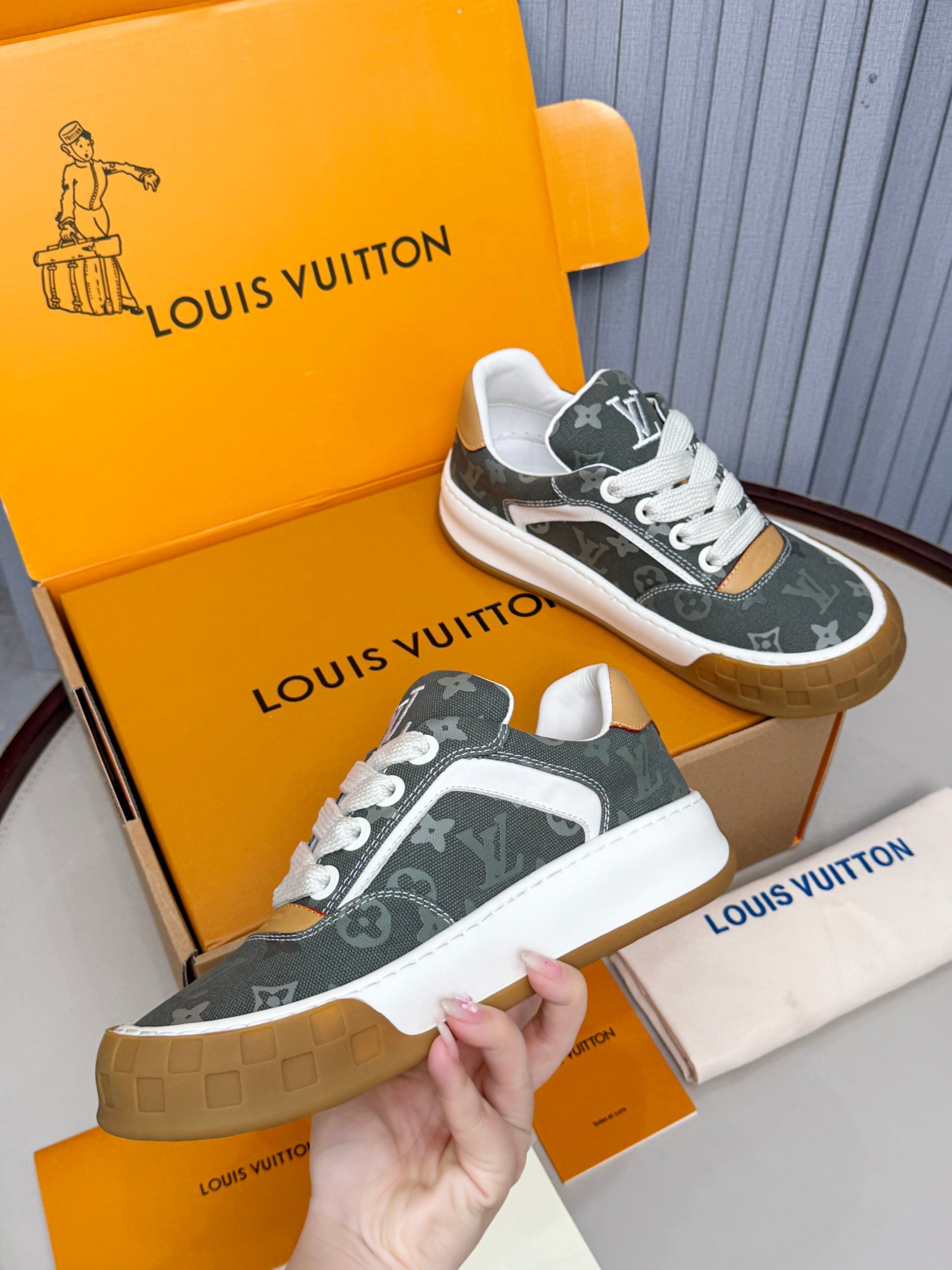 Louis Vuitton Sneakers