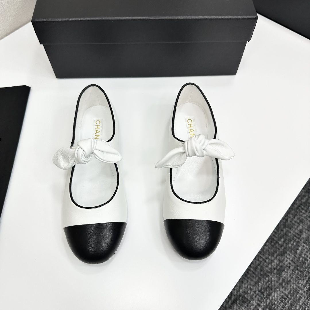 Shoes in Black