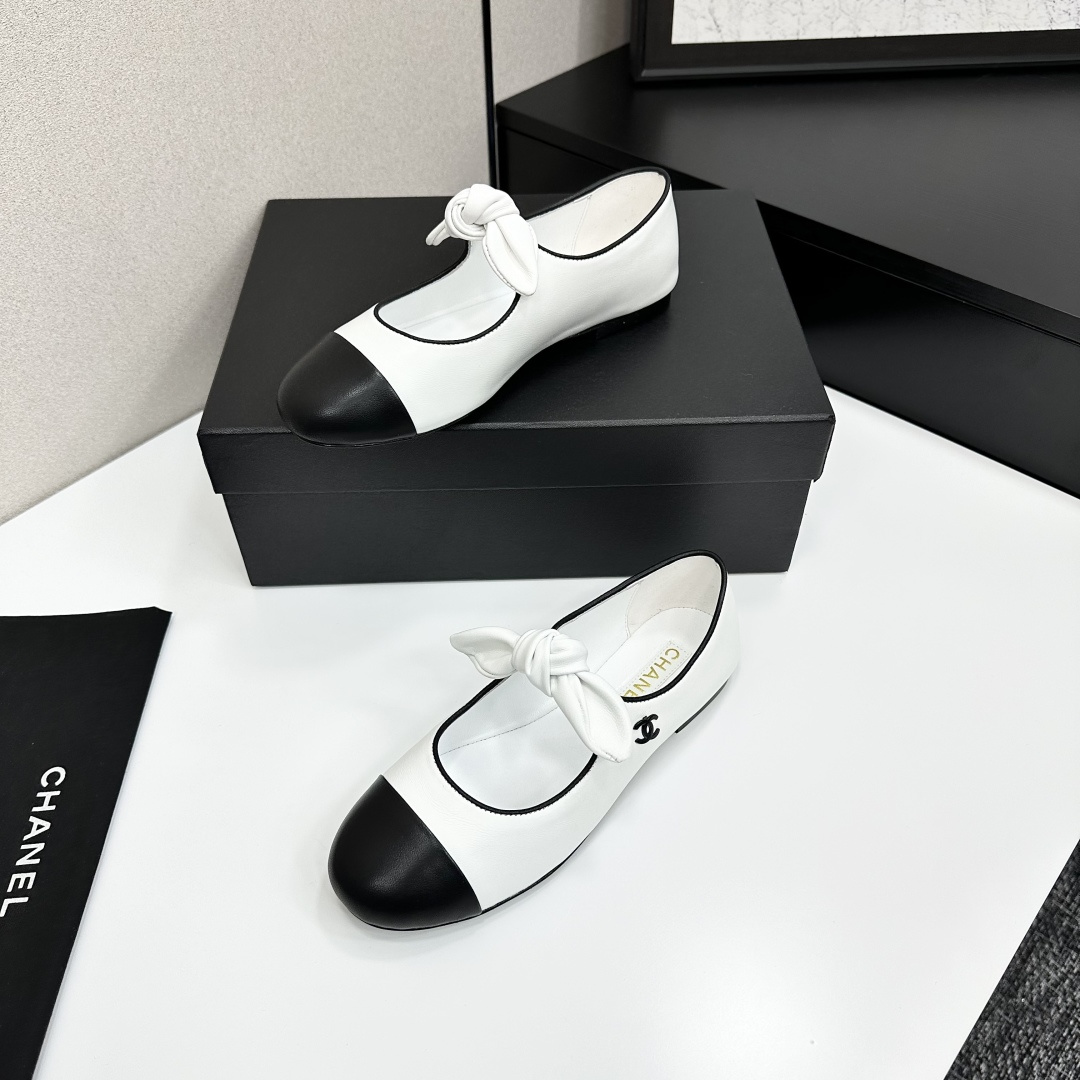 Shoes in Black