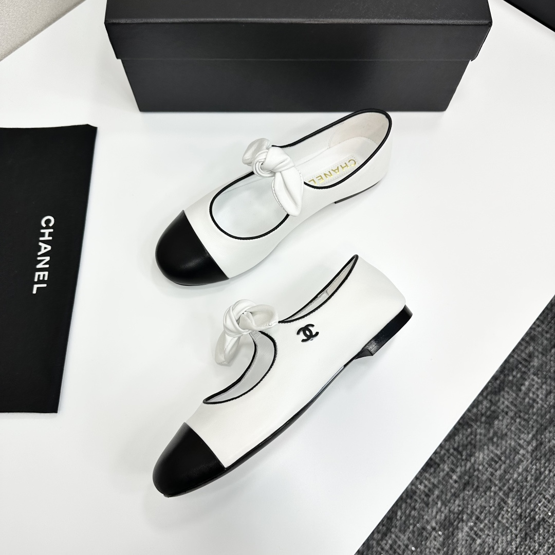 Shoes in Black
