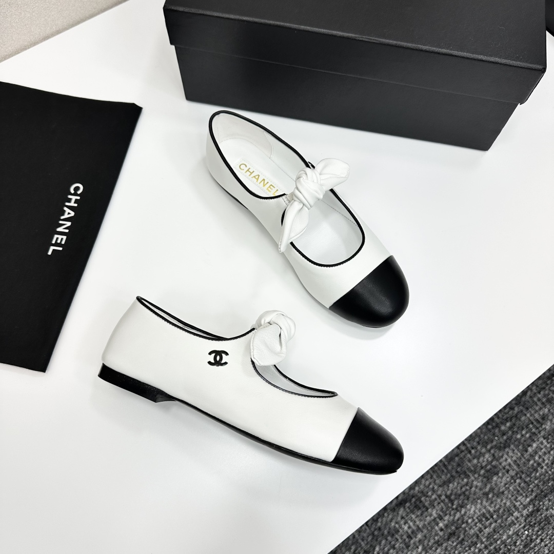 Shoes in Black