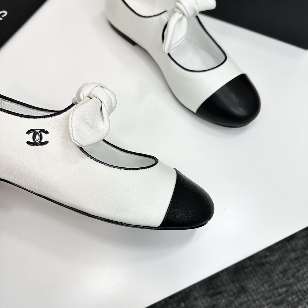 Shoes in Black