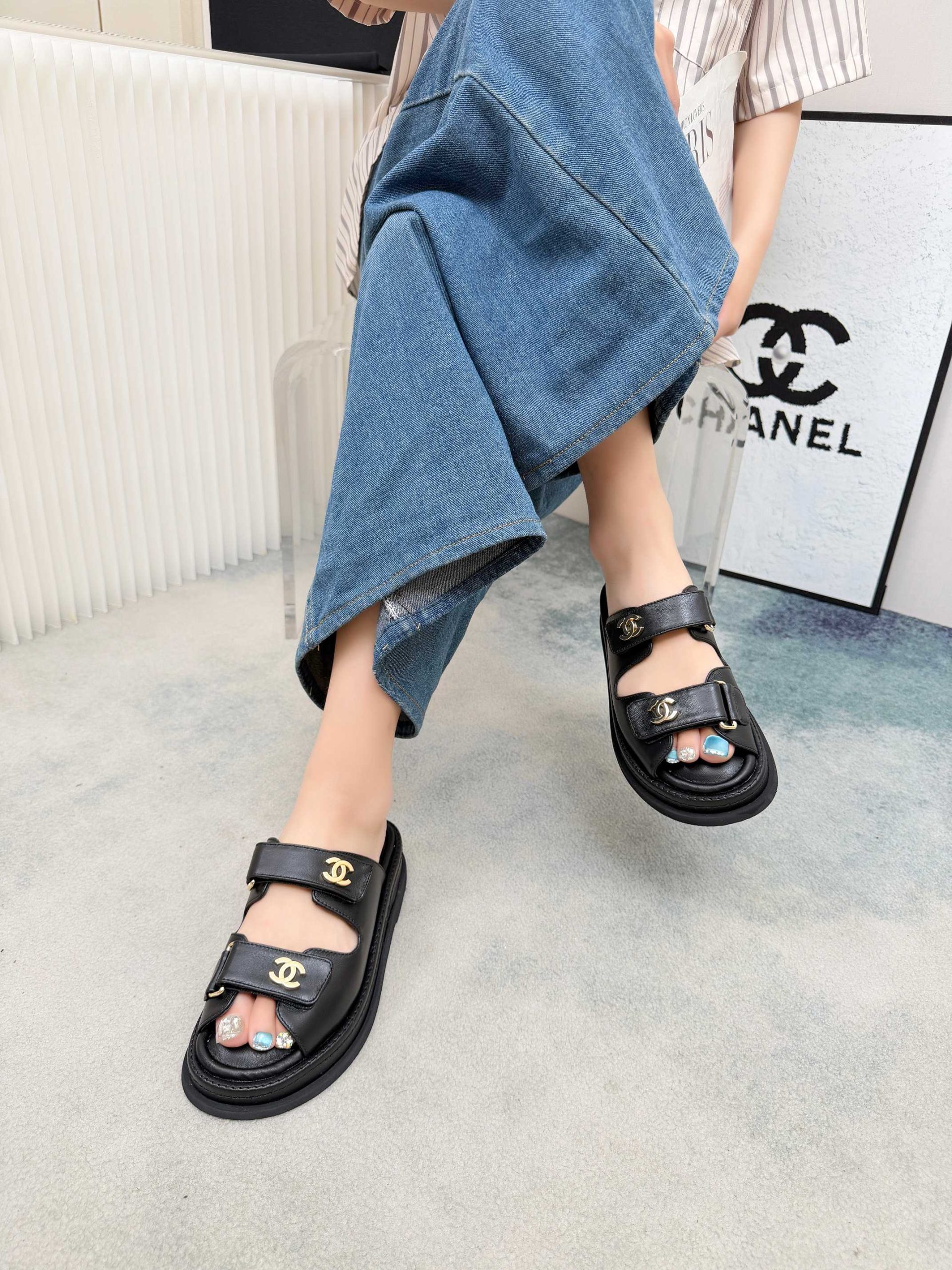 Sandals in Black