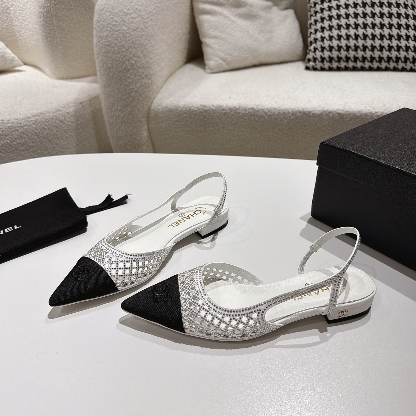 Sandals in Black