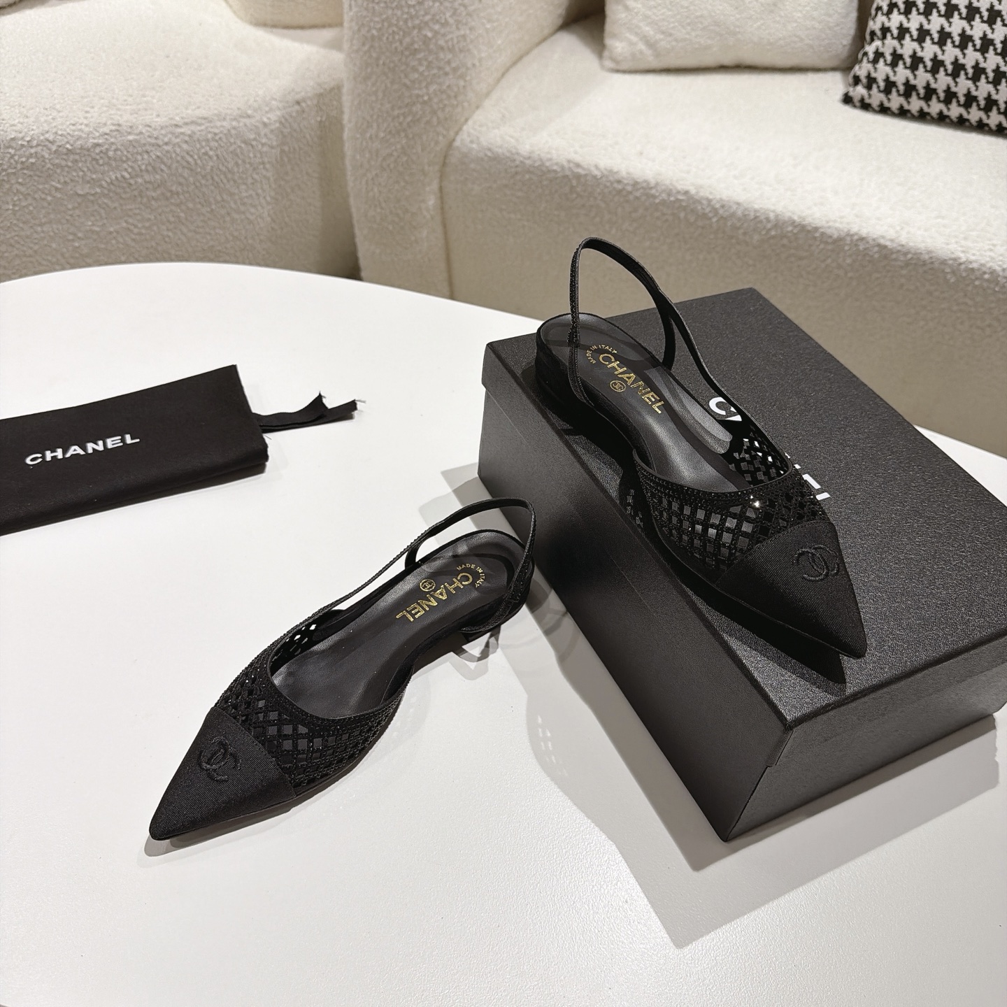 Sandals in Black